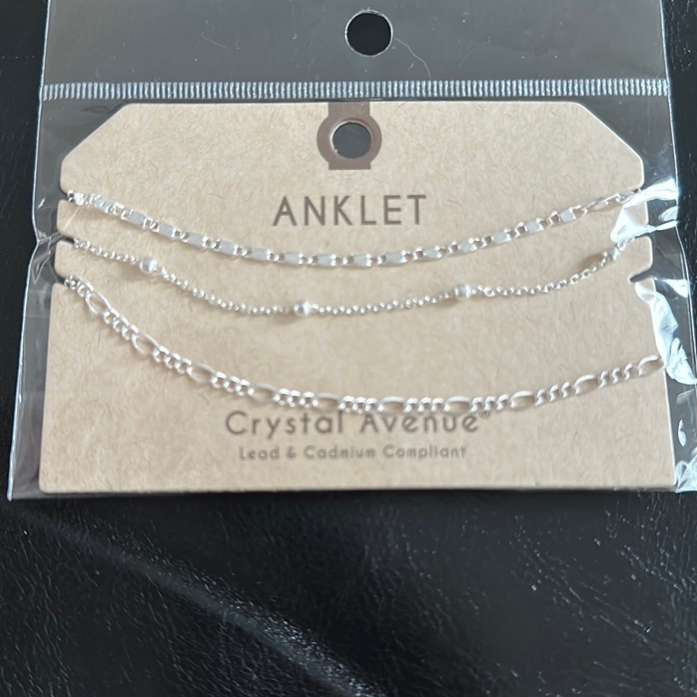CRYSTAL AVENUE MIAMI SILVERTONE TRIPLE CHAIN ANKLET​